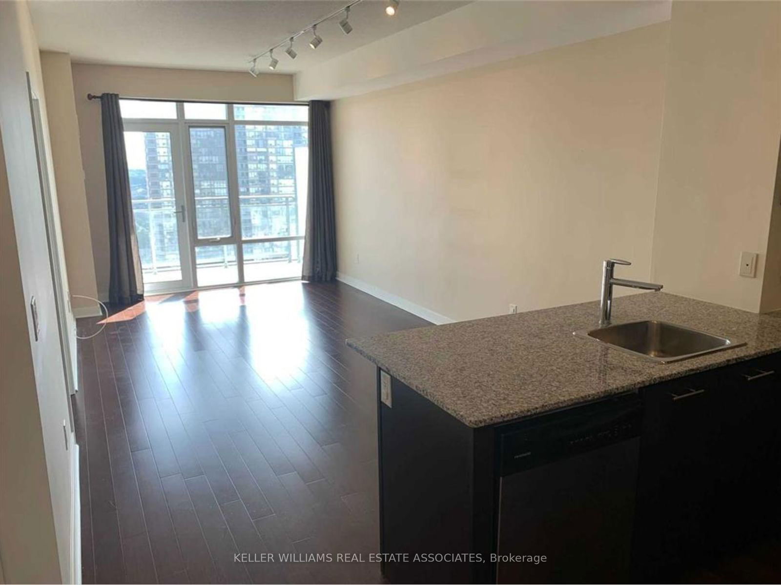 360 Square One Dr, unit 1406 for rent