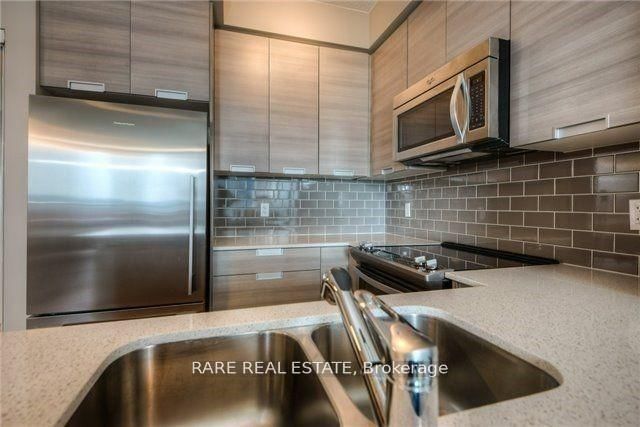 55 Eglinton Ave W, unit 801 for rent