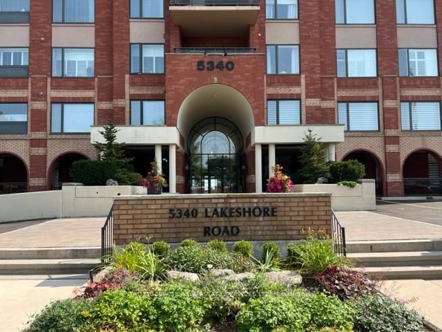 5340 Lakeshore Rd, unit 406 for rent