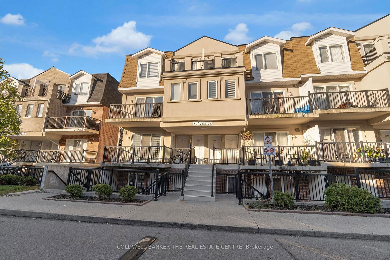 3047 Finch Ave W, unit 2057 for rent