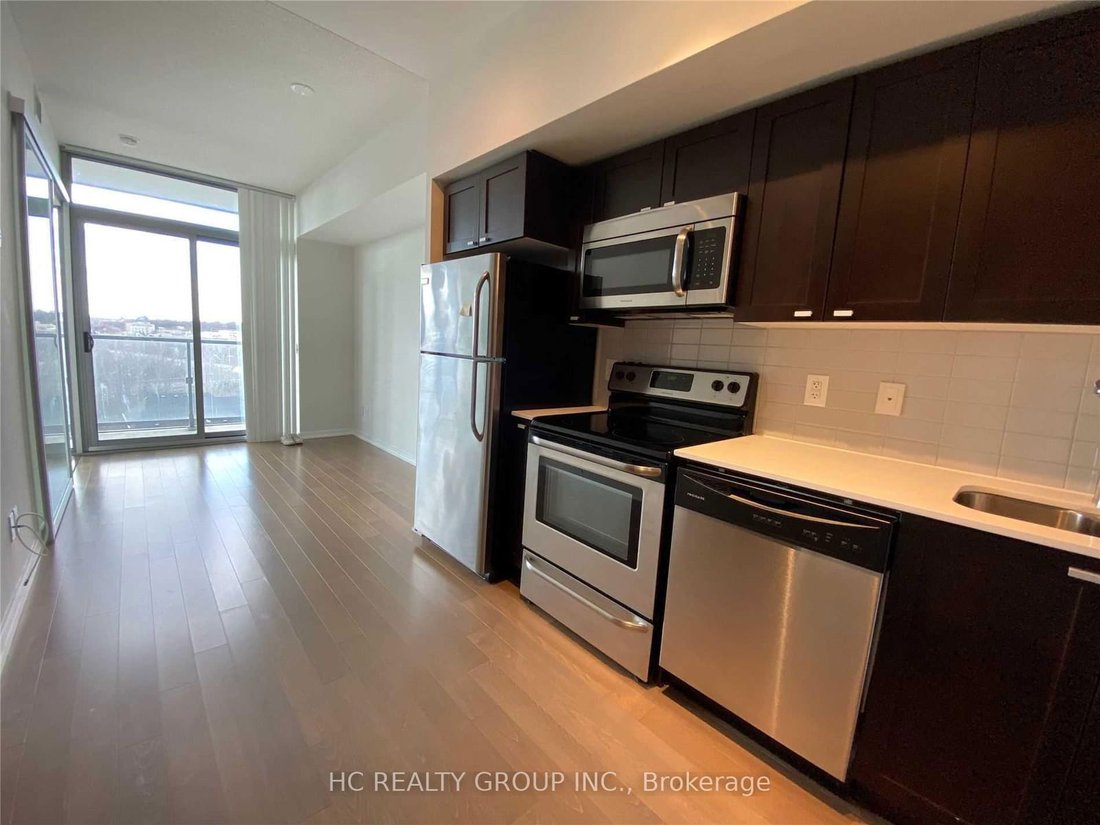 105 The Queensway Ave, unit 609 for rent