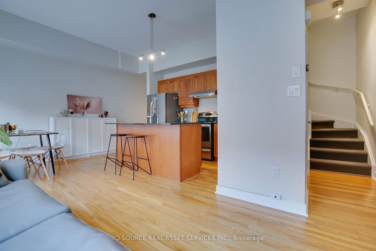 1392 Bloor St W, unit 3 for rent