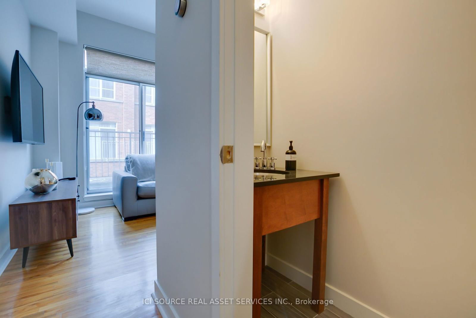 1392 Bloor St W, unit 3 for rent