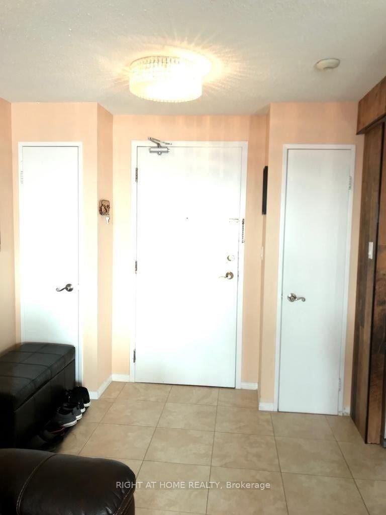 155 Hillcrest Ave, unit 2208 for rent