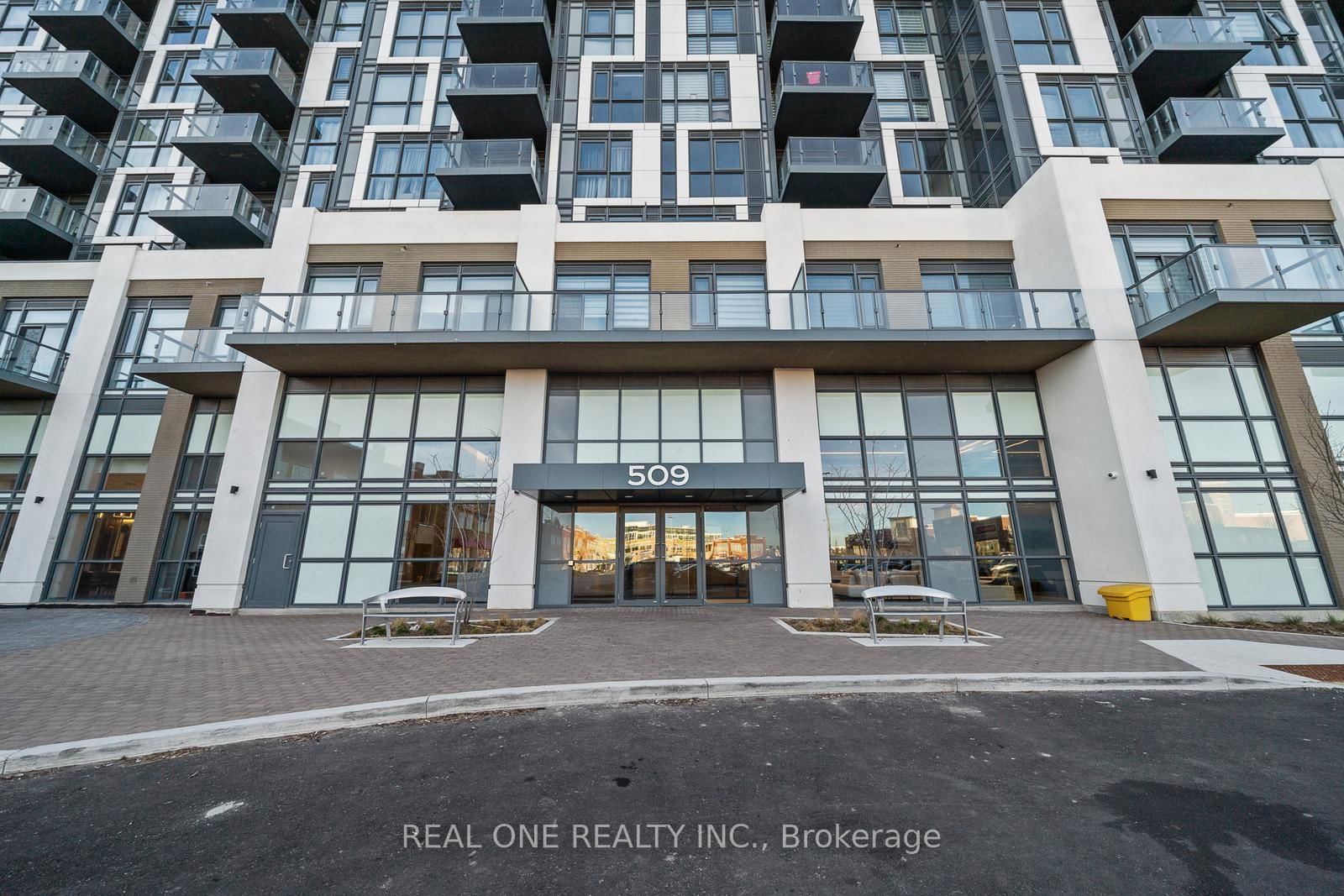 509 Dundas St W, unit 814 for sale