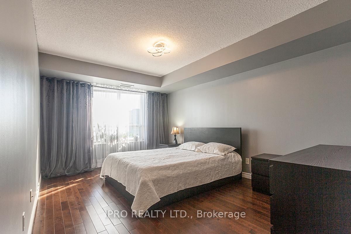 25 Kingsbridge Garden Circ, unit 716 for sale