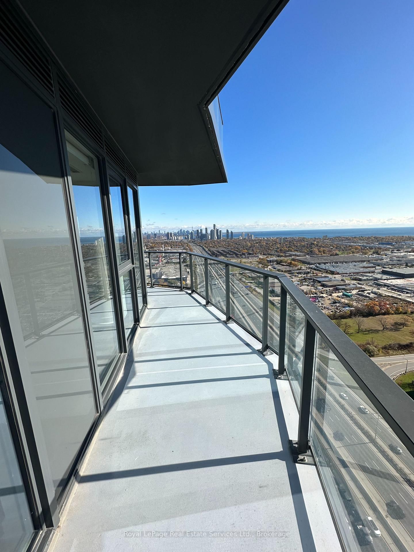 36 Zorra St, unit 3208 for rent