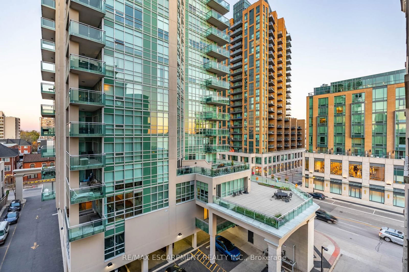 399 Elizabeth St, unit 611 for sale