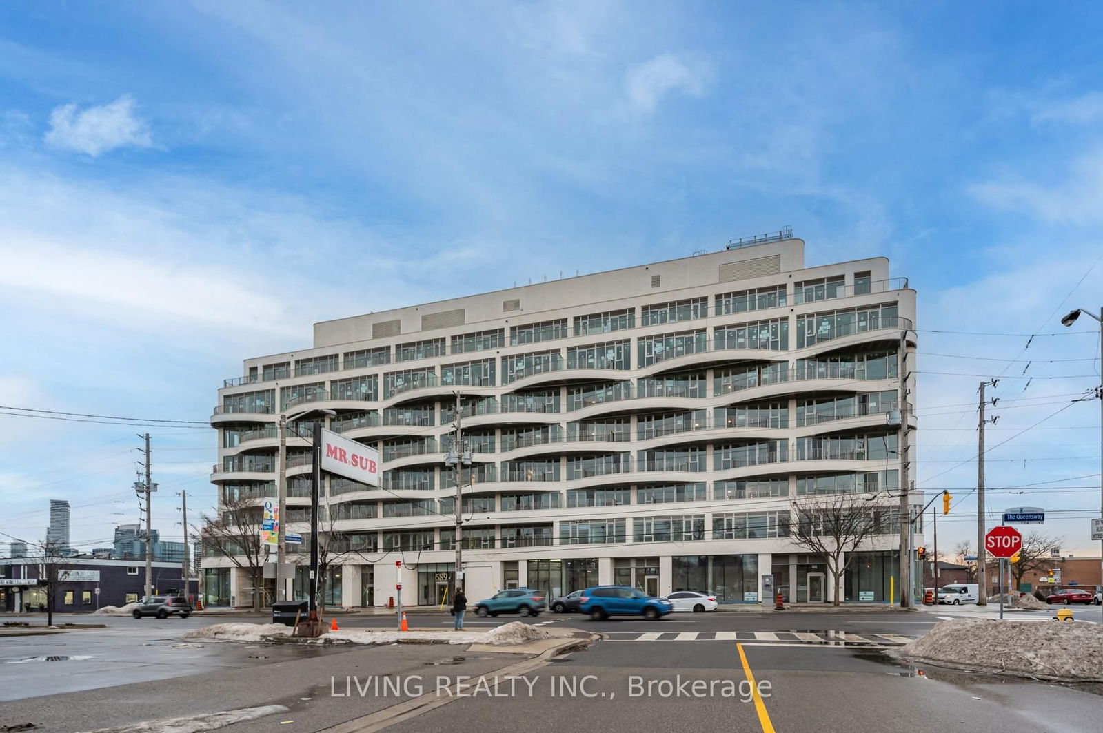 689 The Queensway, unit 207 for rent