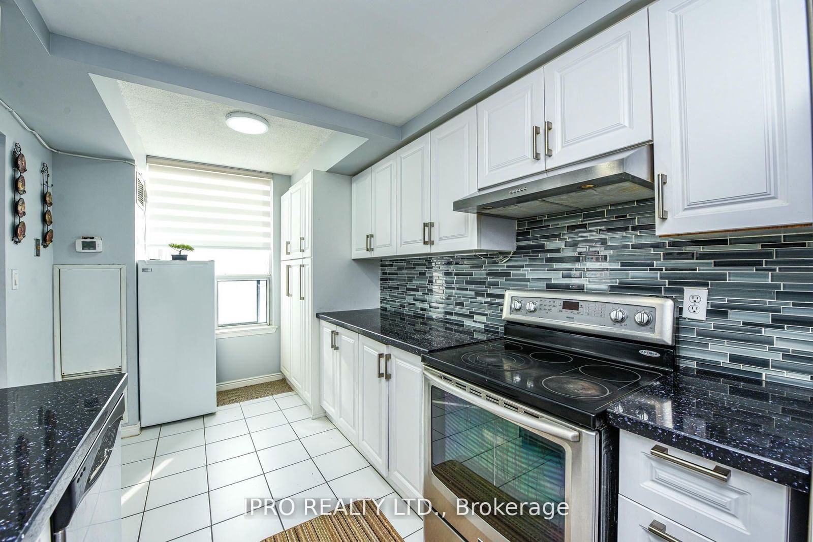 135 Hillcrest Ave, unit 1903 for sale