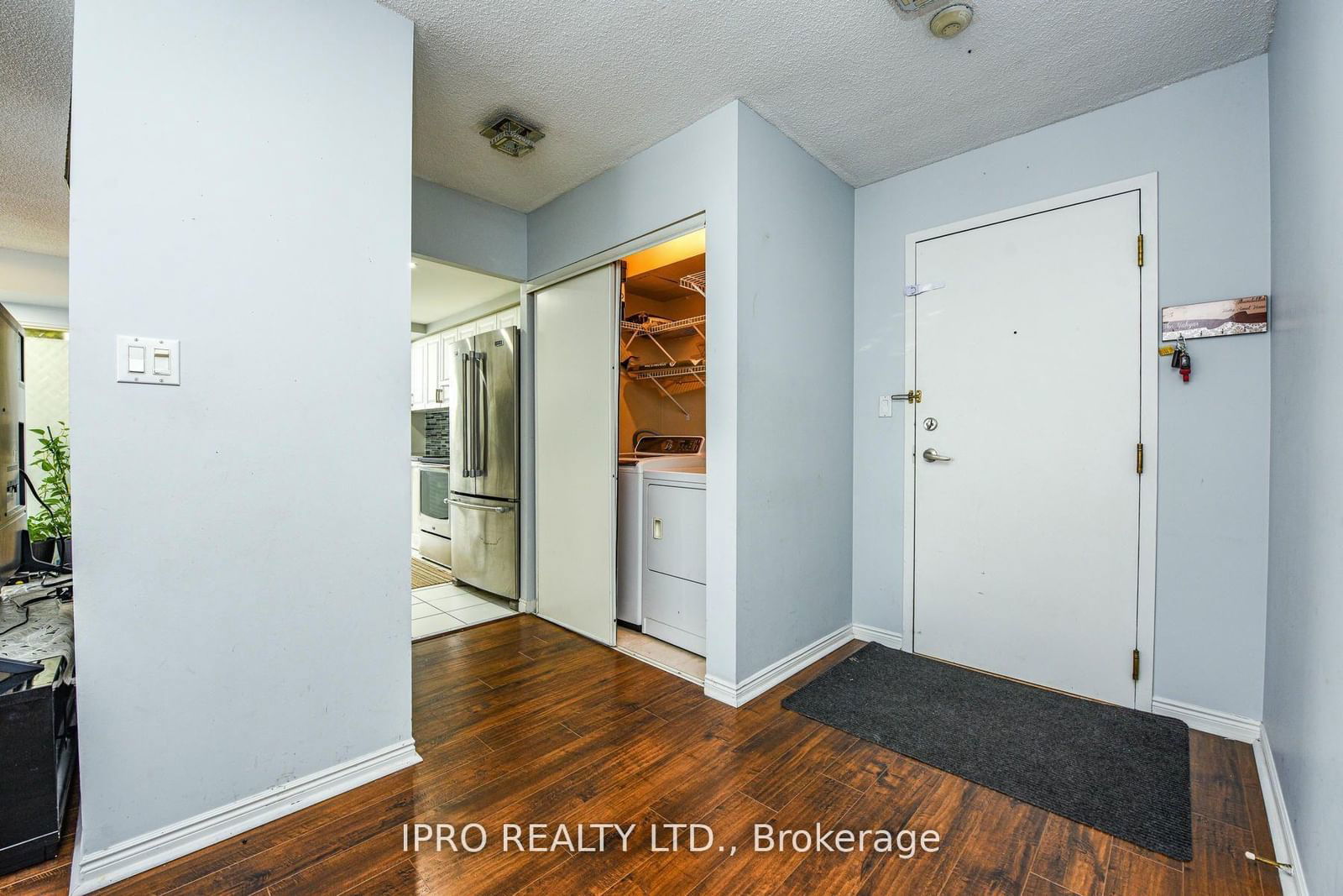 135 Hillcrest Ave, unit 1903 for sale