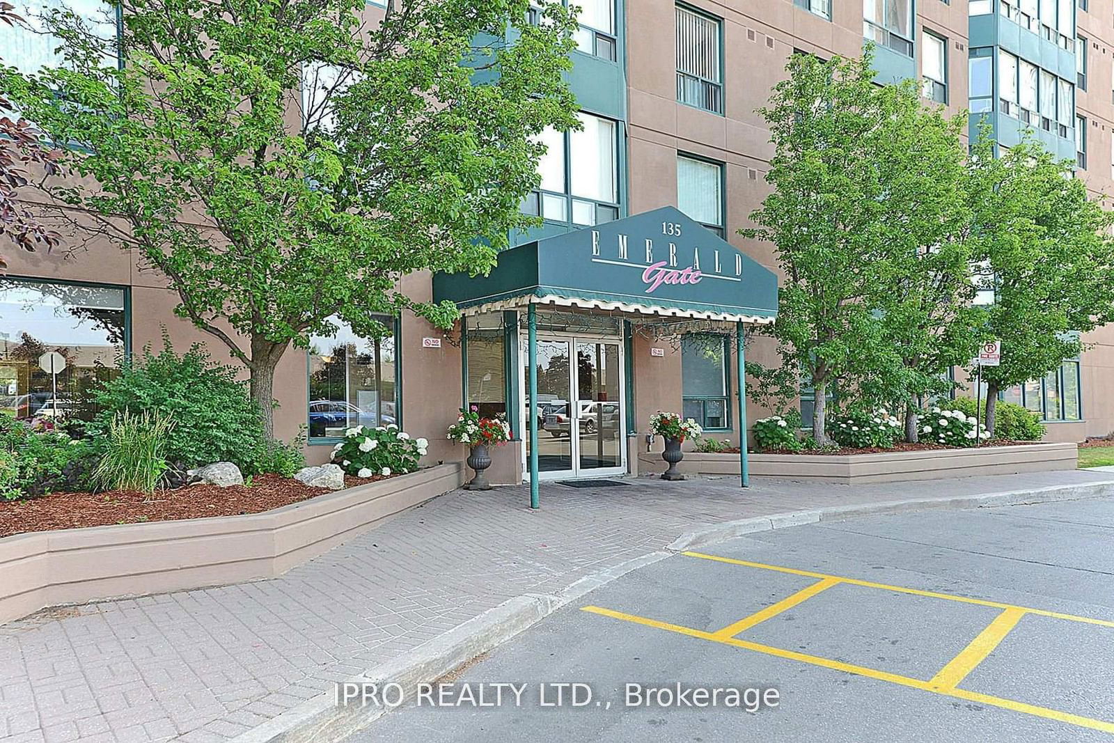 135 Hillcrest Ave, unit 1903 for sale