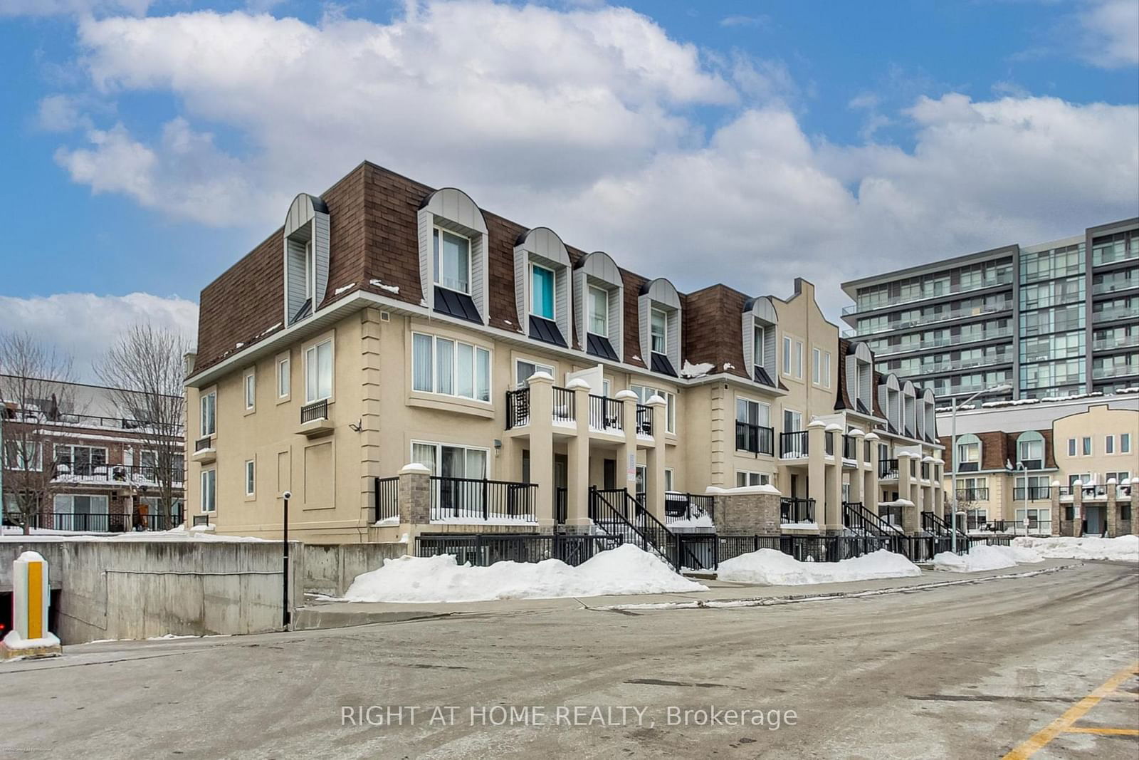 George Appleton Way Townhouses, North York, Toronto