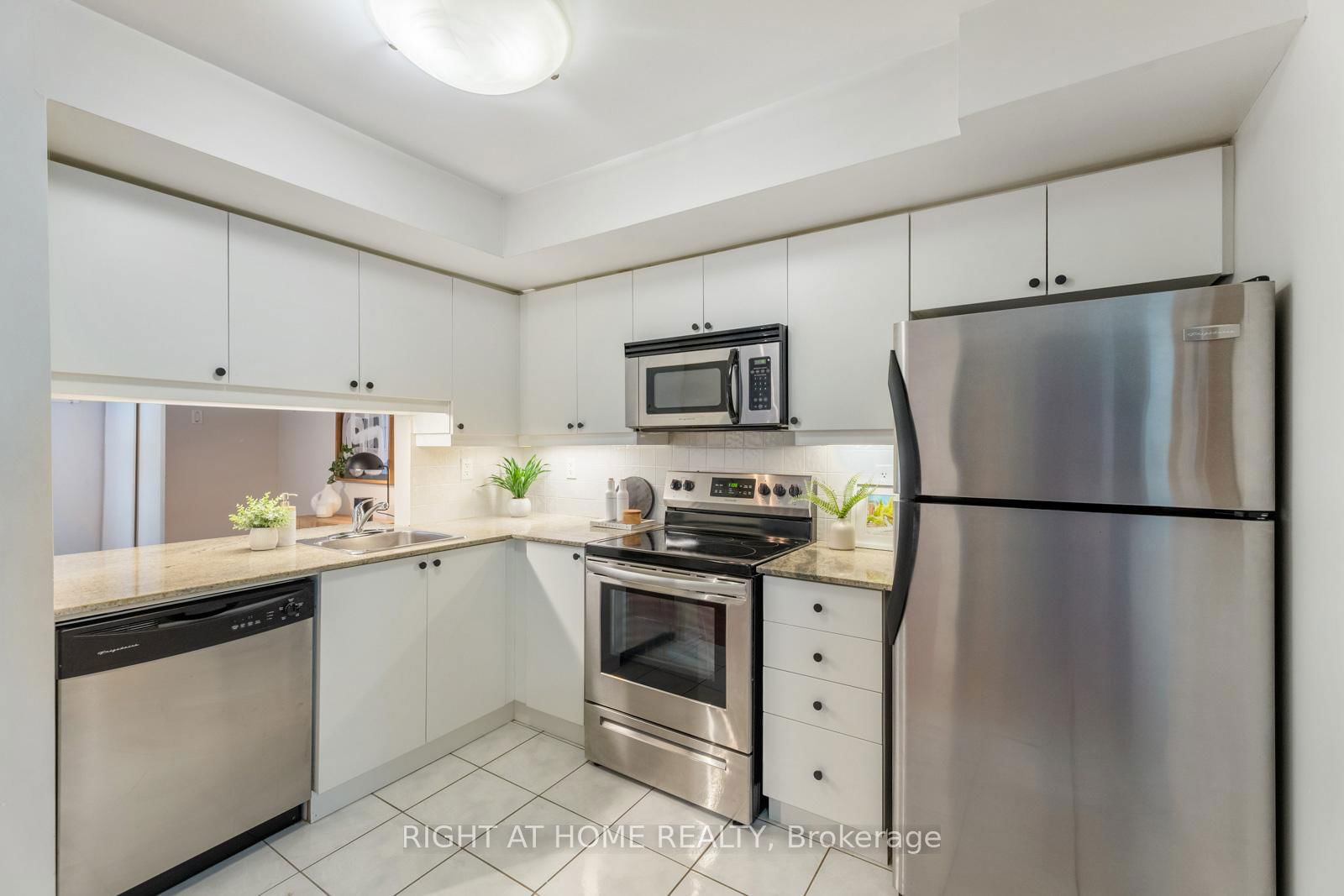 26 Laidlaw St, unit 1533 for sale