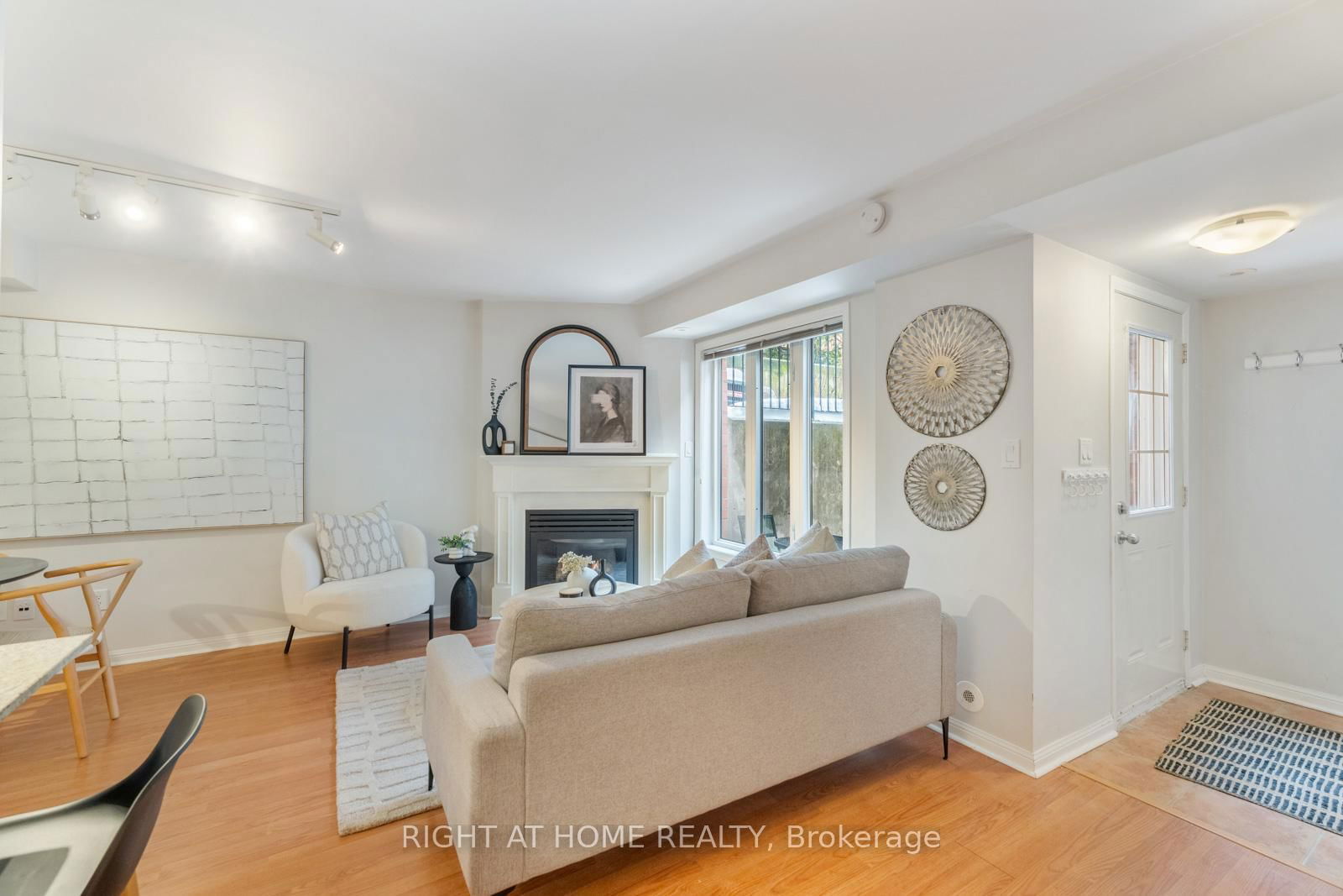 26 Laidlaw St, unit 1533 for sale