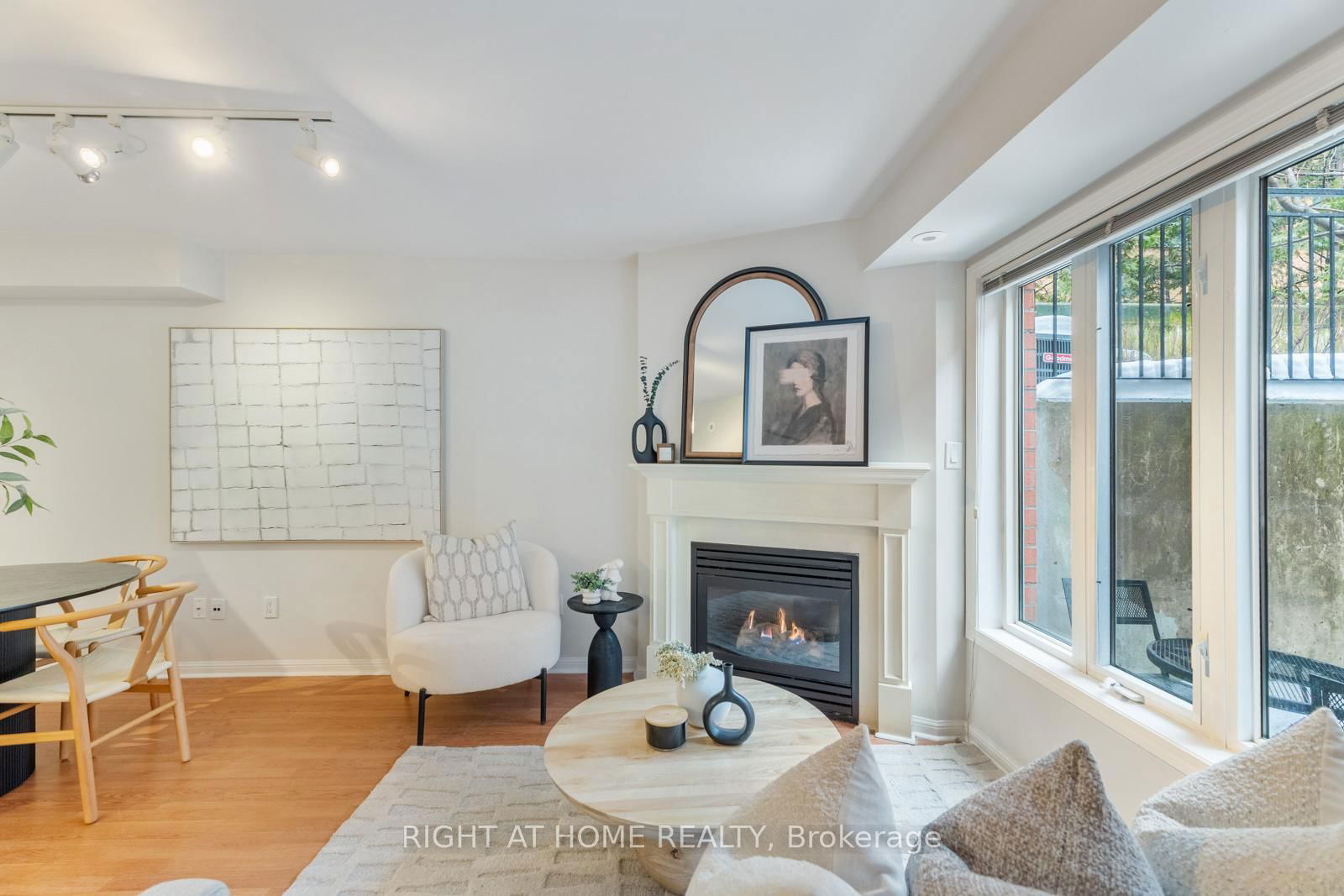 26 Laidlaw St, unit 1533 for sale