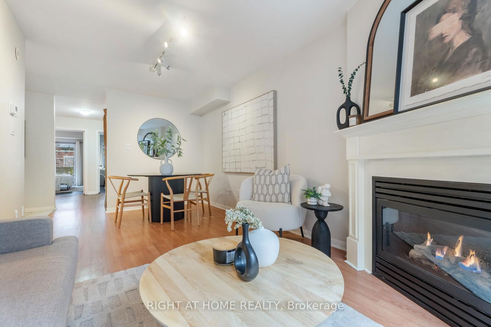 26 Laidlaw St, unit 1533 for sale