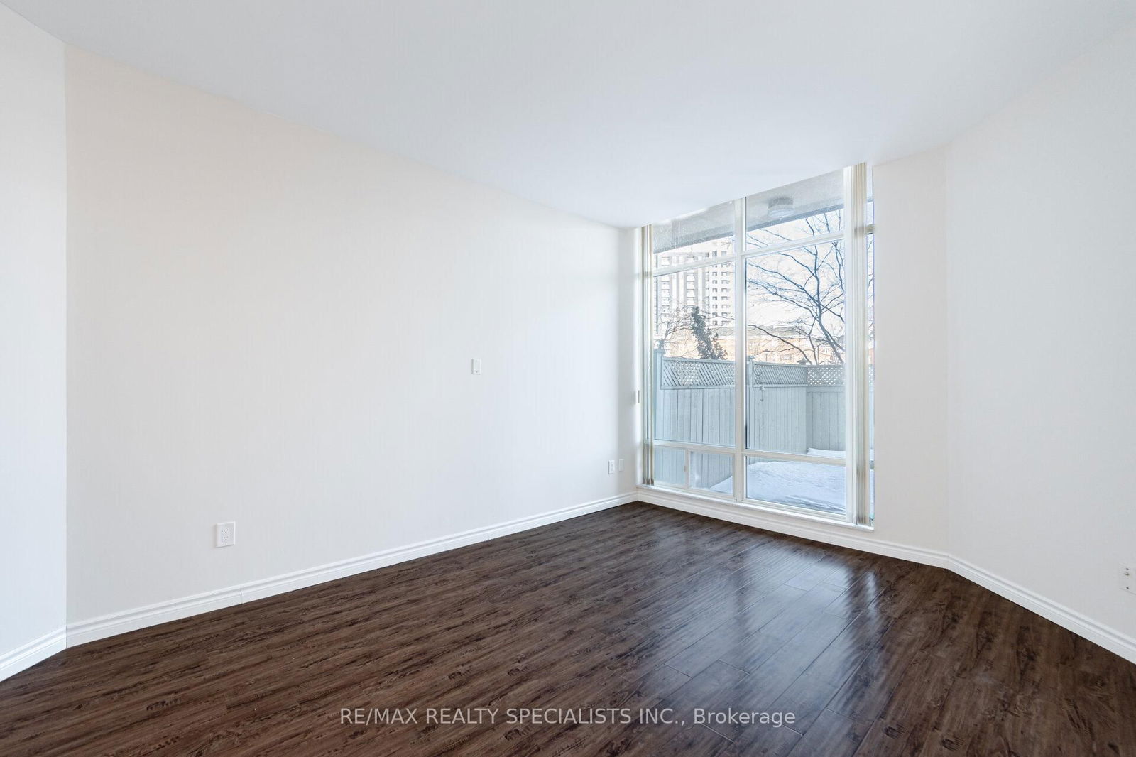 2511 Lakeshore Rd W, unit 111 for sale