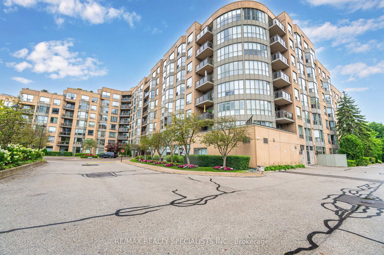 2511 Lakeshore Rd W, unit 111 for sale