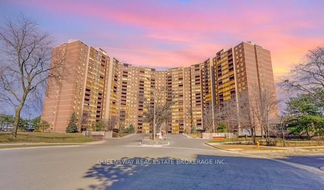 714 The West Mall, unit 903 for sale