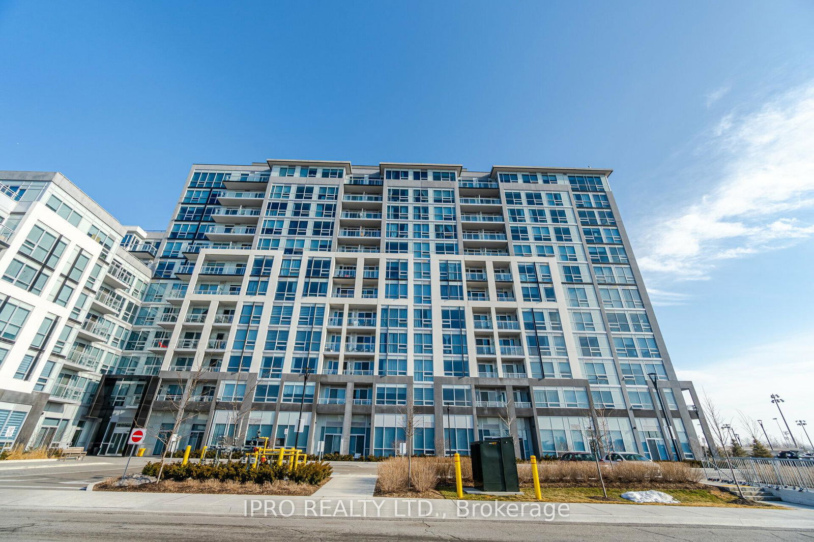 1050 Main St E, unit 326 for sale