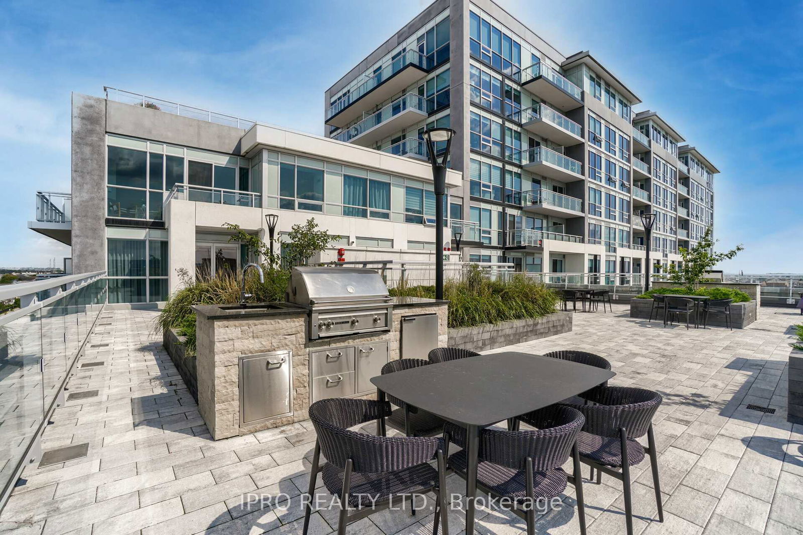 1050 Main St E, unit 326 for sale