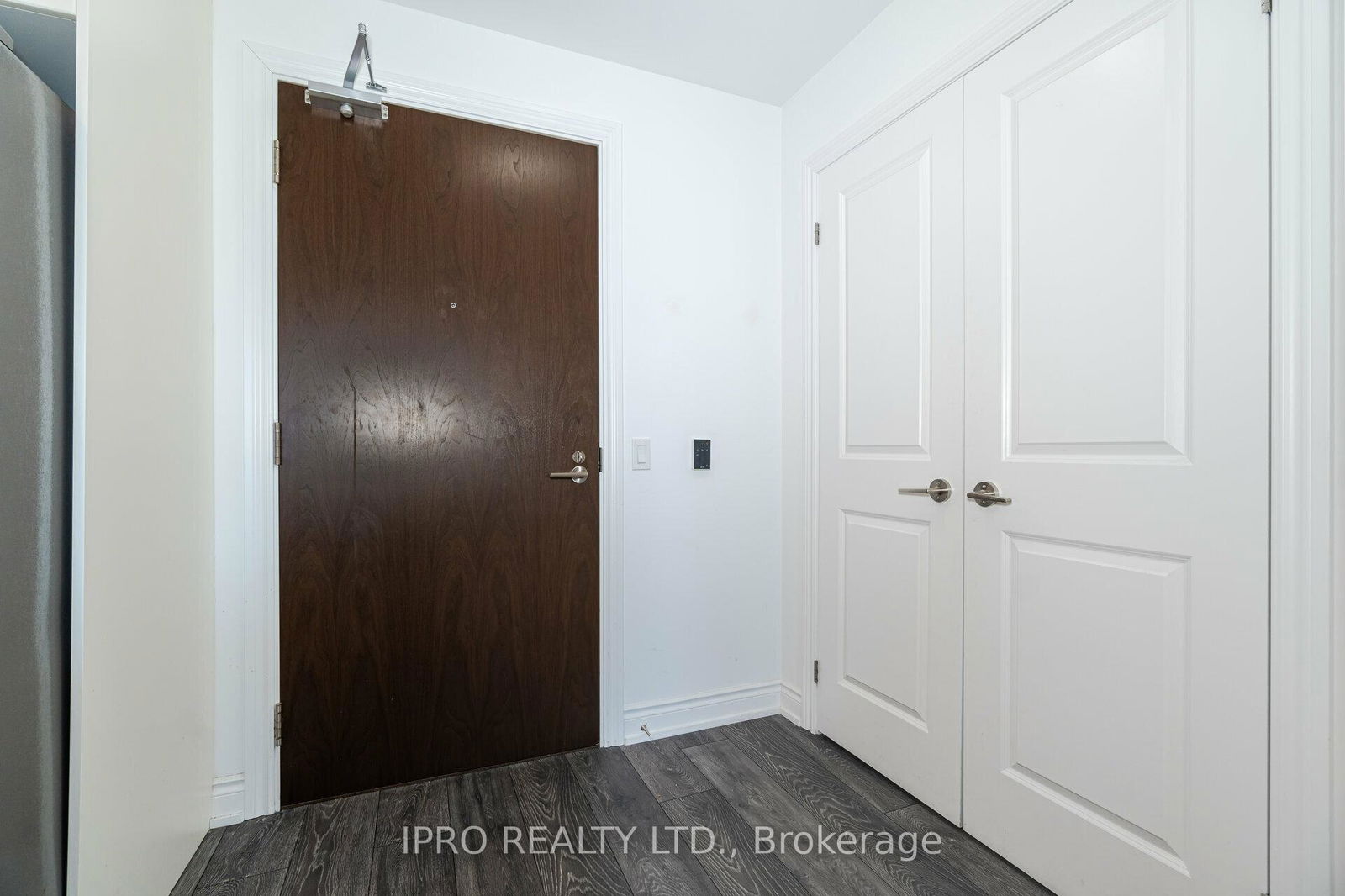 1050 Main St E, unit 326 for sale