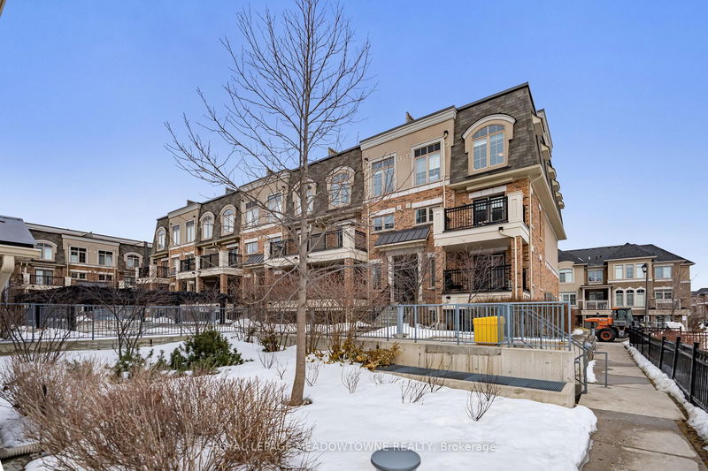 2441 Greenwich Dr, unit 127 for sale