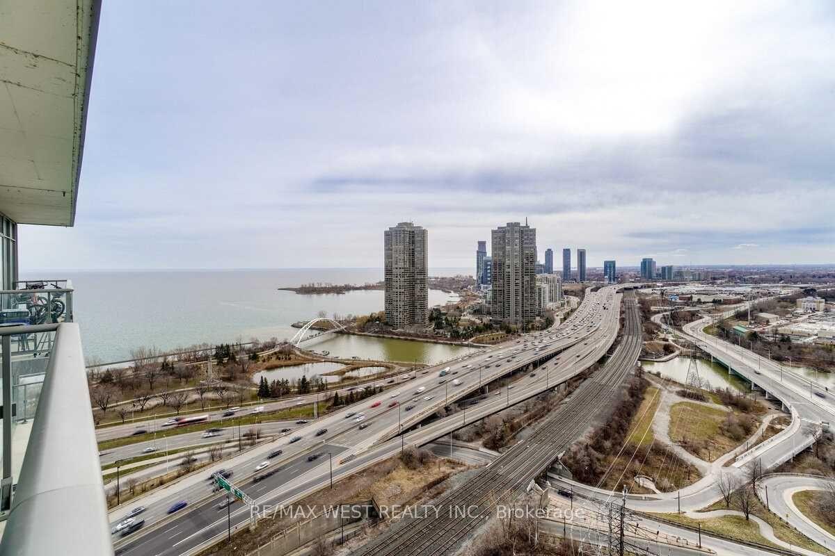 105 The Queensway, unit 2604 for rent