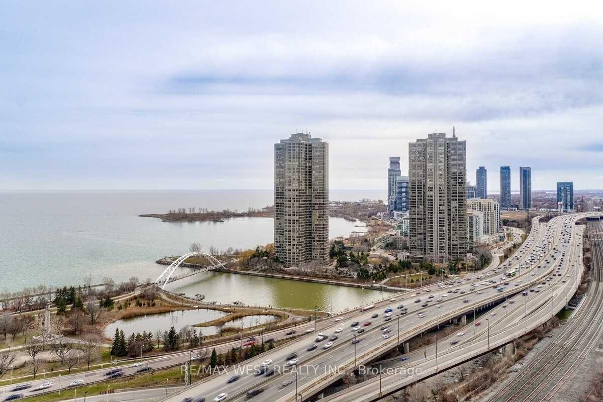 105 The Queensway, unit 2604 for rent