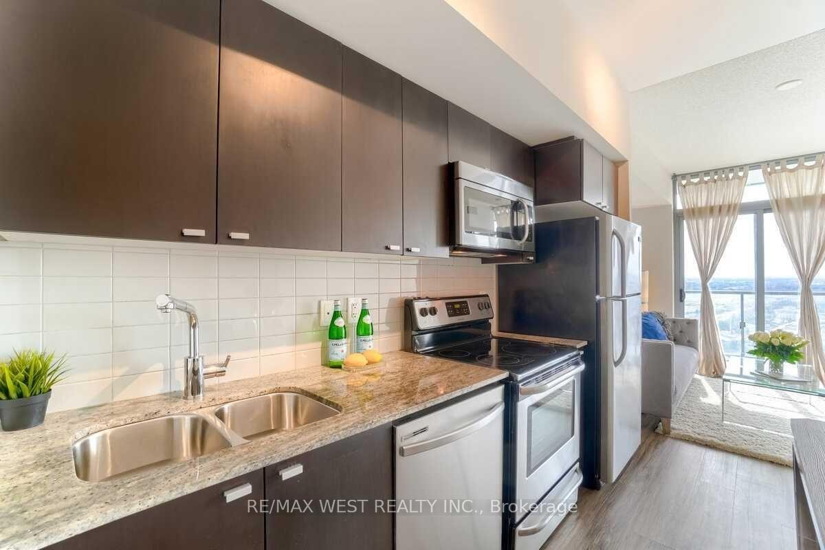 105 The Queensway, unit 2604 for rent