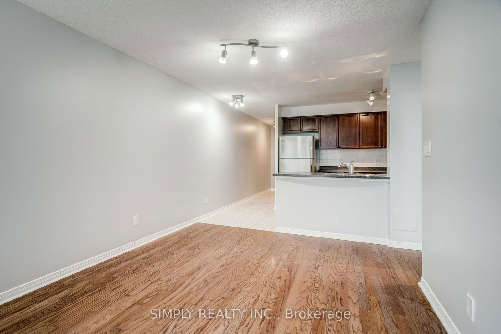 4879 Kimbermount Ave, unit PH1 for sale