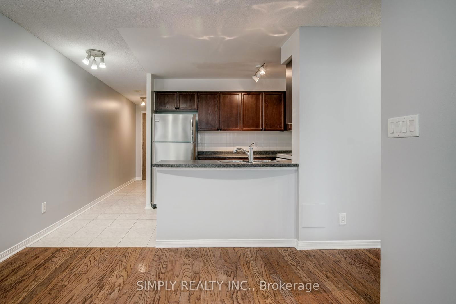 4879 Kimbermount Ave, unit PH1 for sale