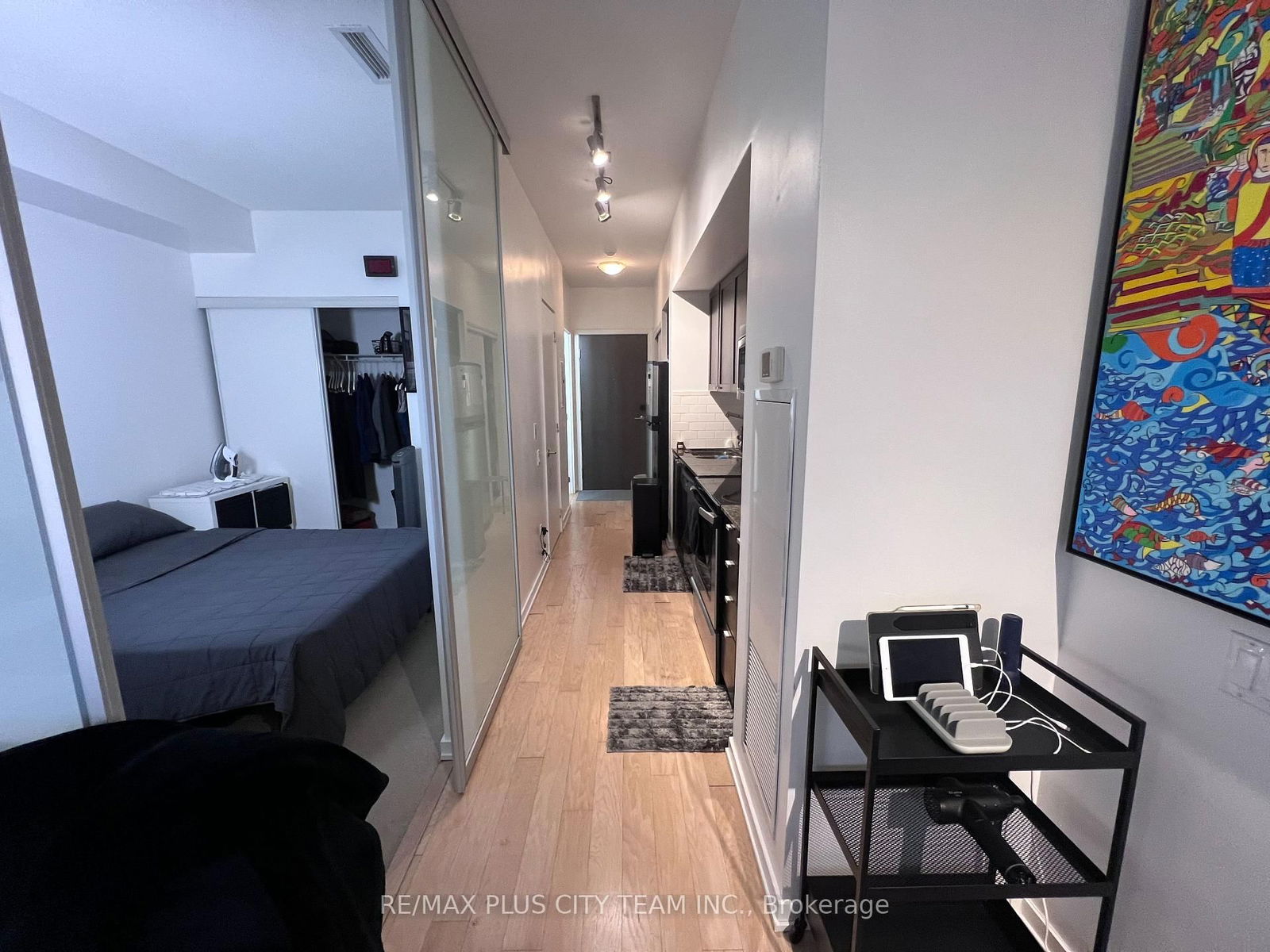 103 The Queensway, unit 506 for rent