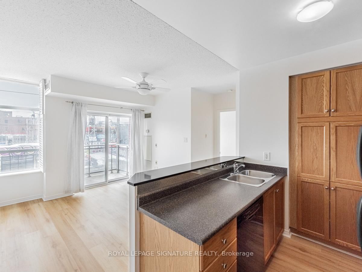 2495 Dundas St W, unit 316 for rent