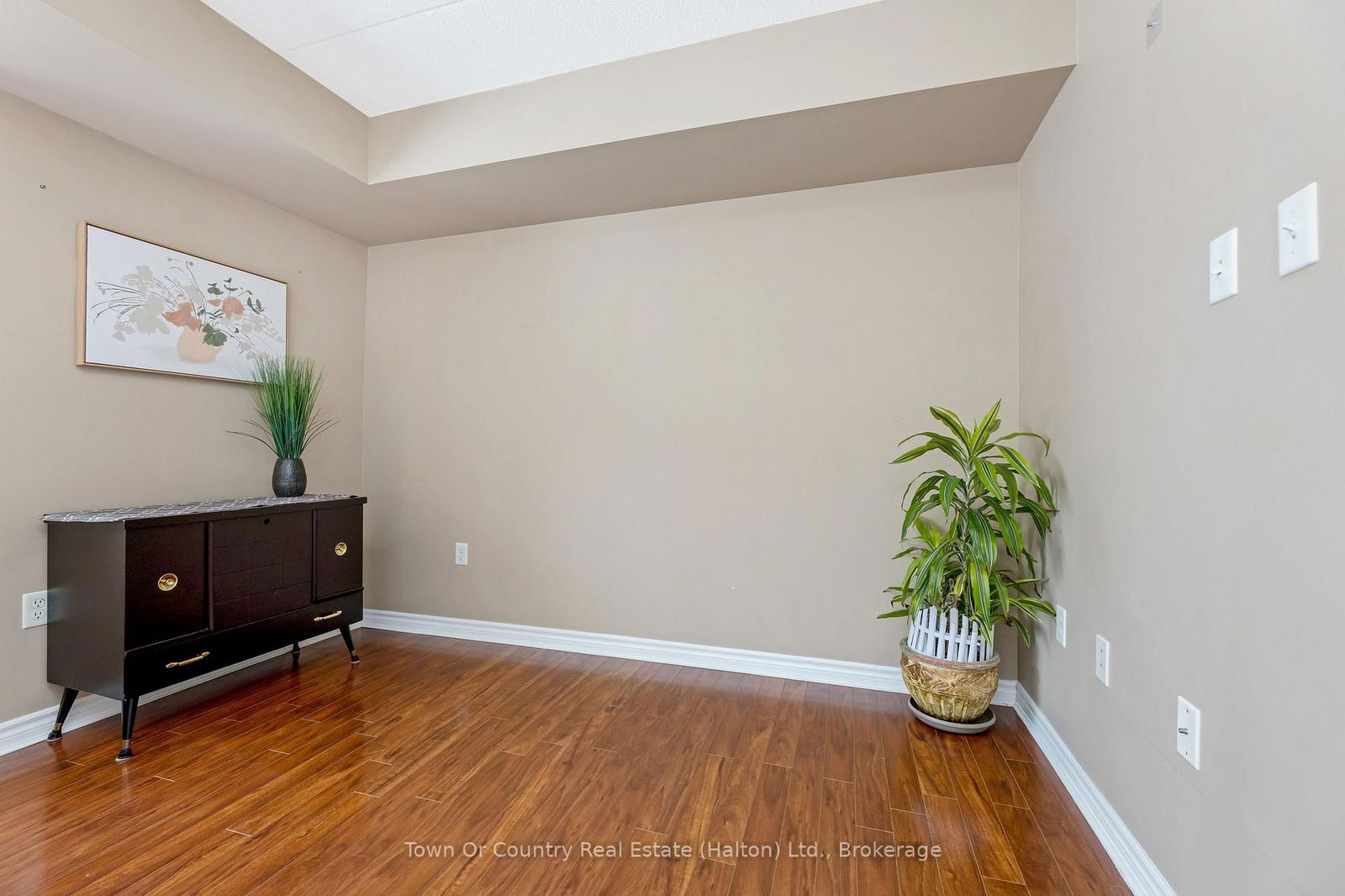 1487 Maple Ave, unit 114 for sale