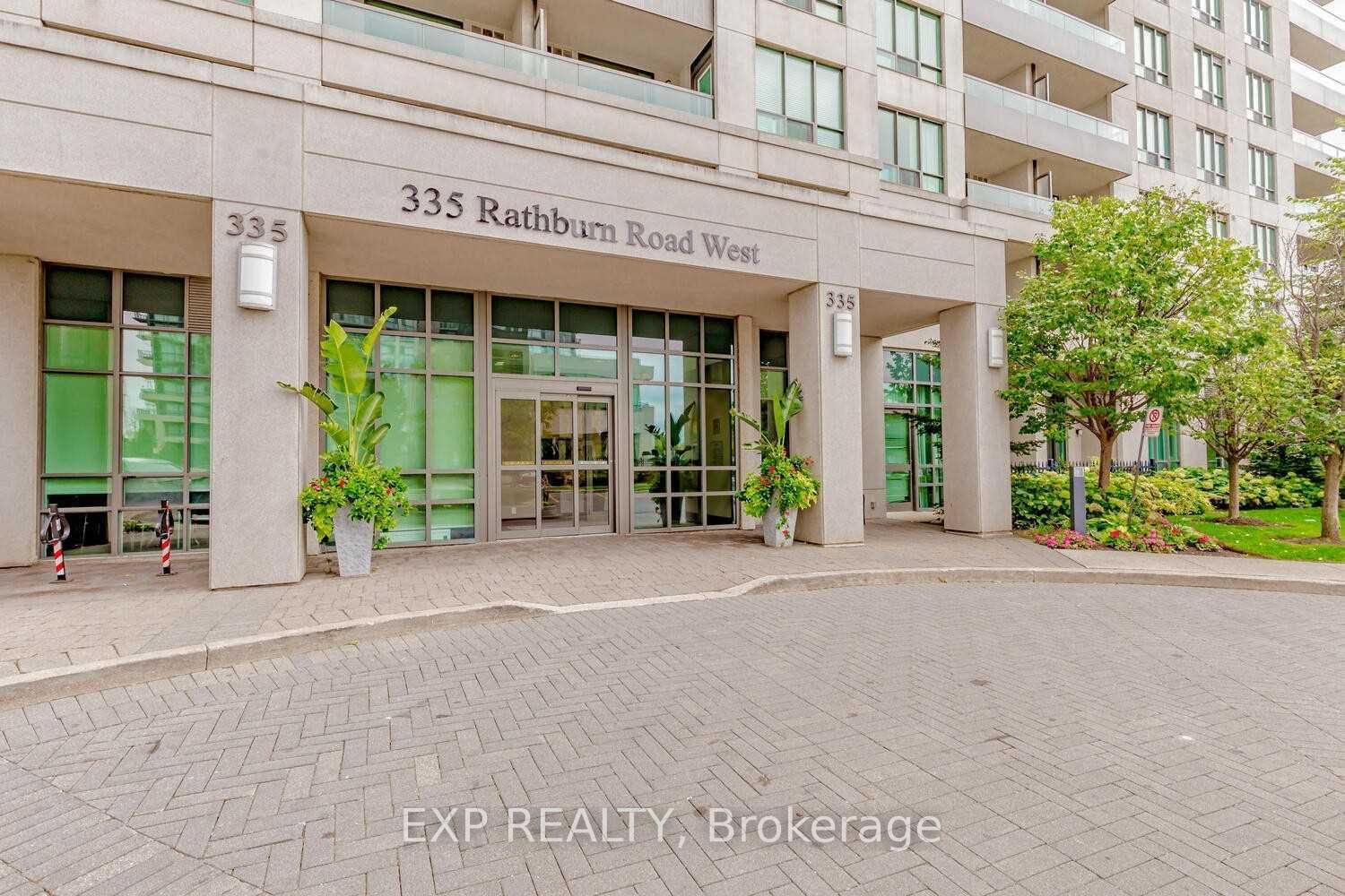 335 Rathburn Rd W, unit 303 for sale