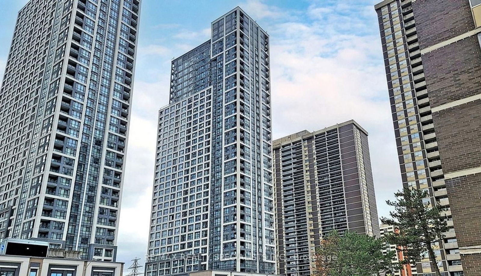 9 Mabelle Ave, unit 526 for rent