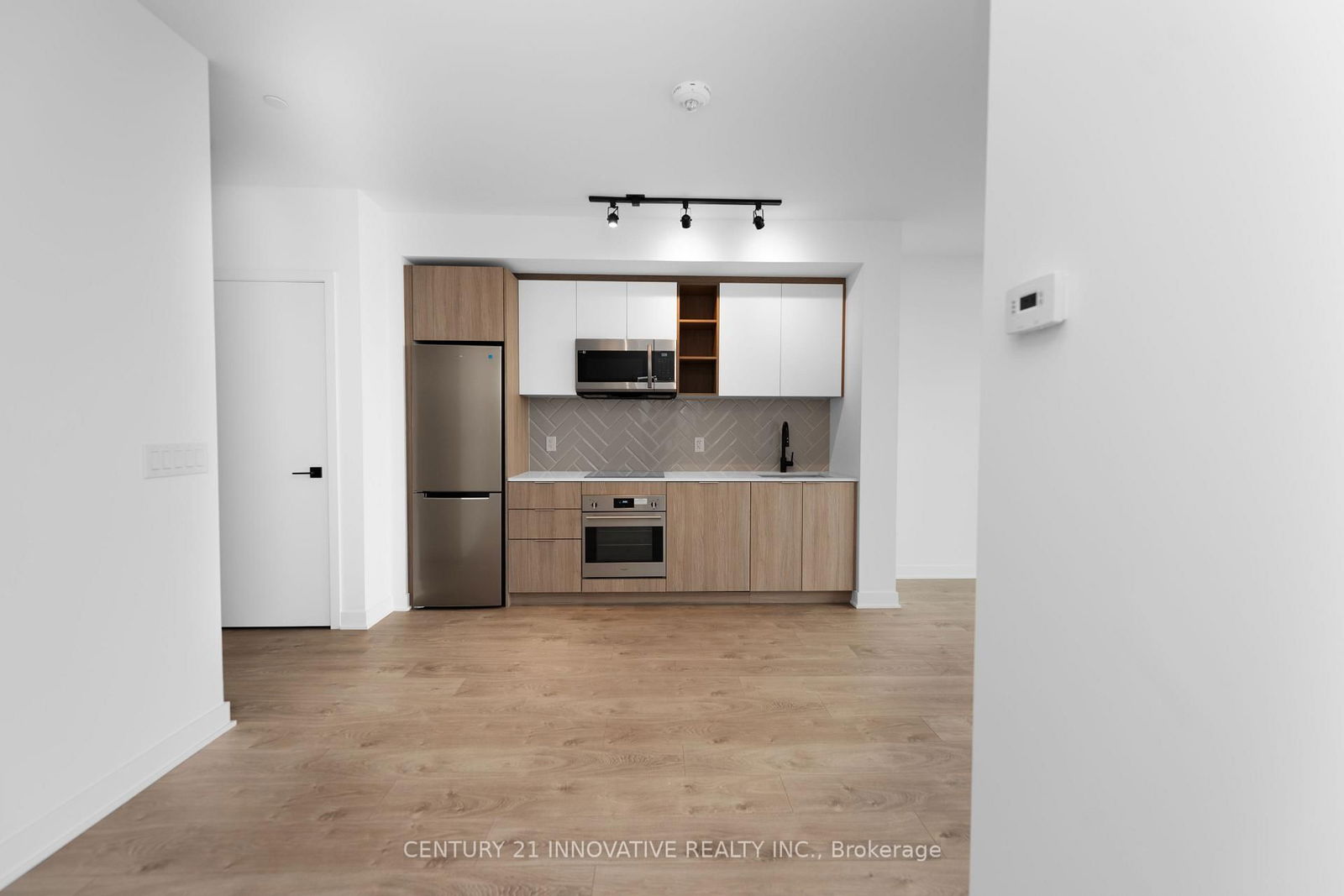 36 Zorra St, unit 1806 for rent