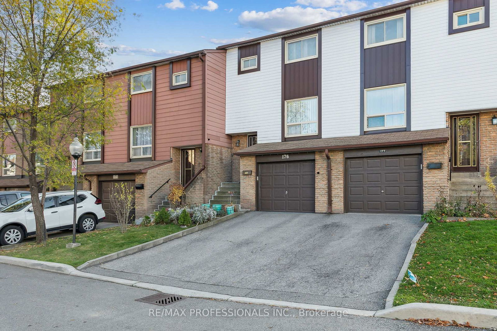 1221 Dundix Road Townhomes, Mississauga, Toronto