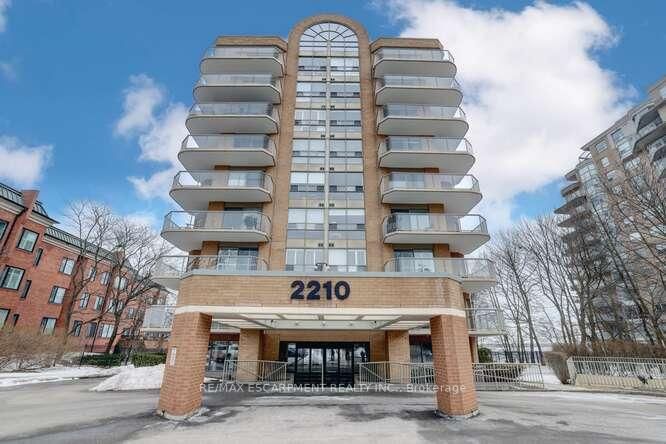 2210 Lakeshore Rd, unit 504 for sale