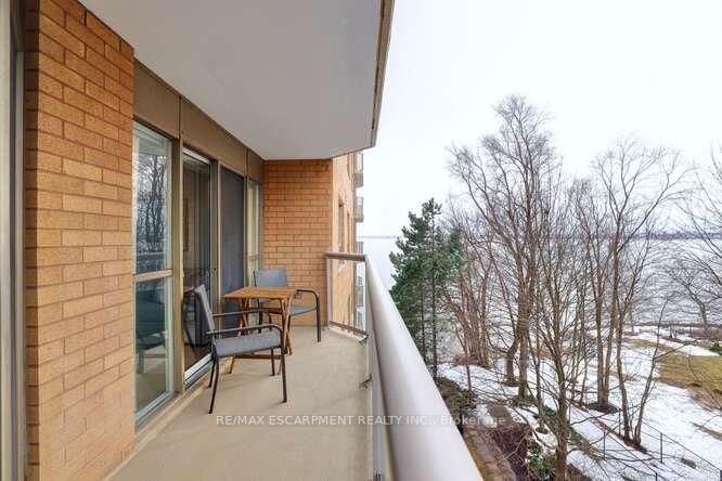 2210 Lakeshore Rd, unit 504 for sale