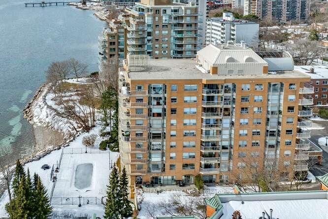 2210 Lakeshore Rd, unit 504 for sale