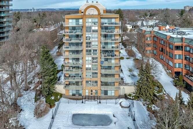 2210 Lakeshore Rd, unit 504 for sale