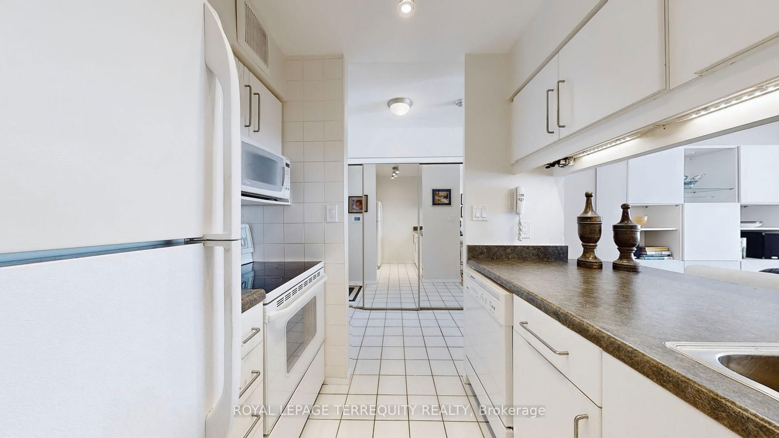 20 Southport St, unit 511 for sale