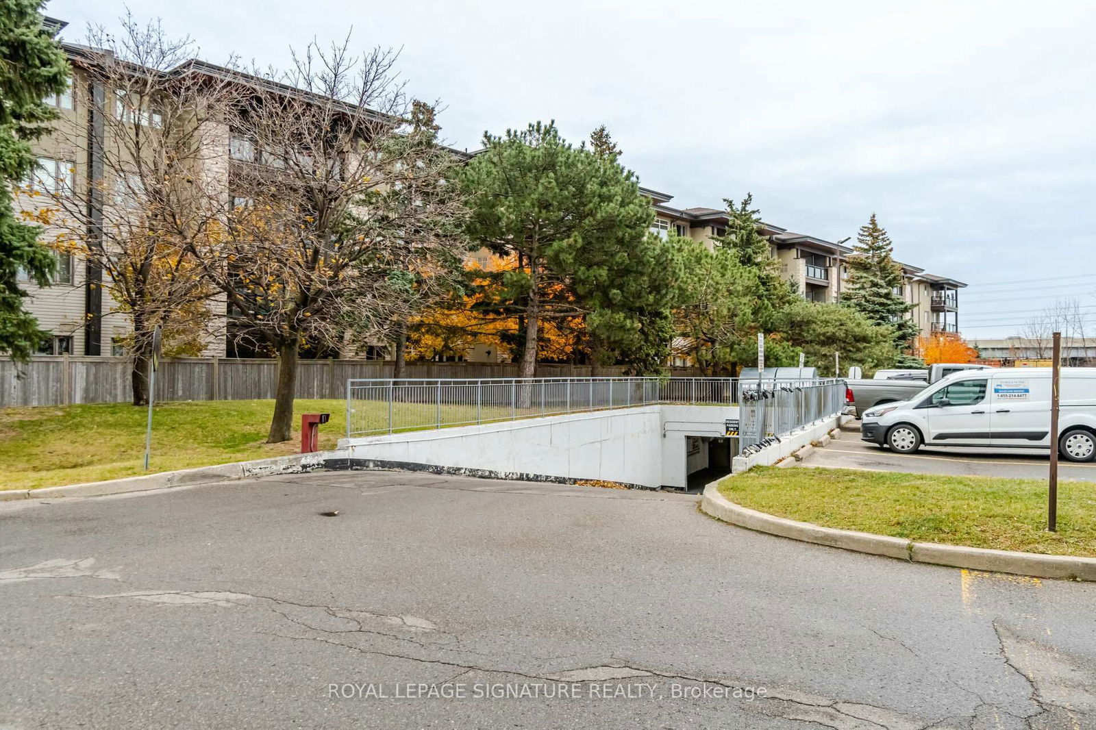 530 Lolita Gdns, unit 904 for sale