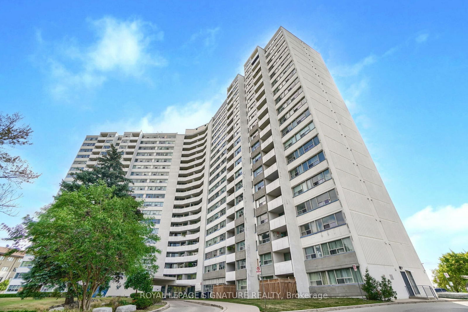 530 Lolita Gdns, unit 904 for sale