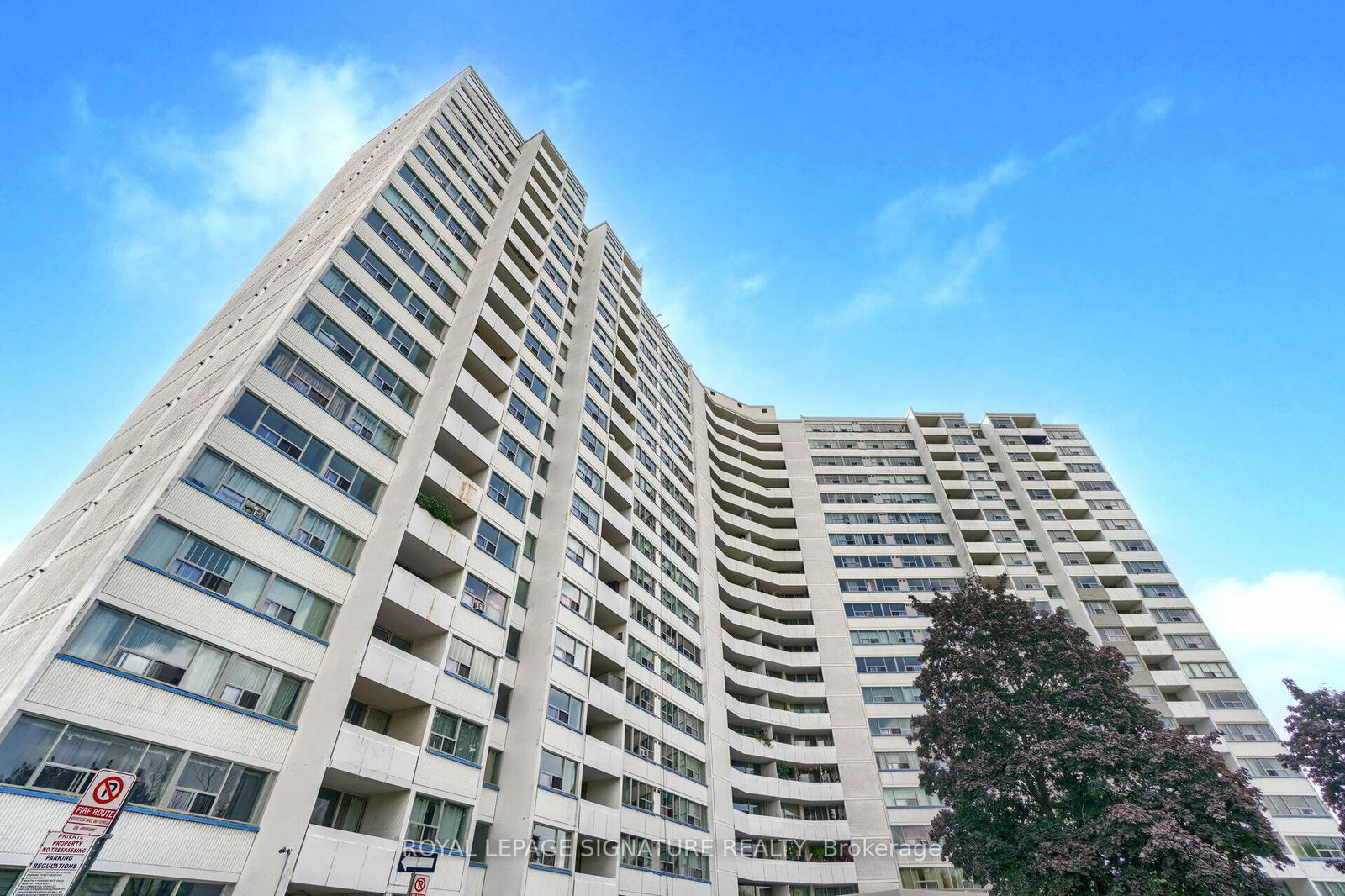 530 Lolita Gdns, unit 904 for sale