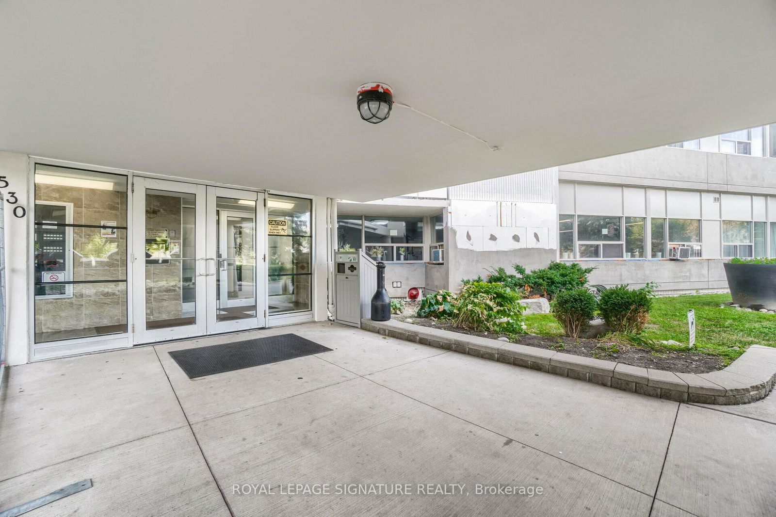 530 Lolita Gdns, unit 904 for sale