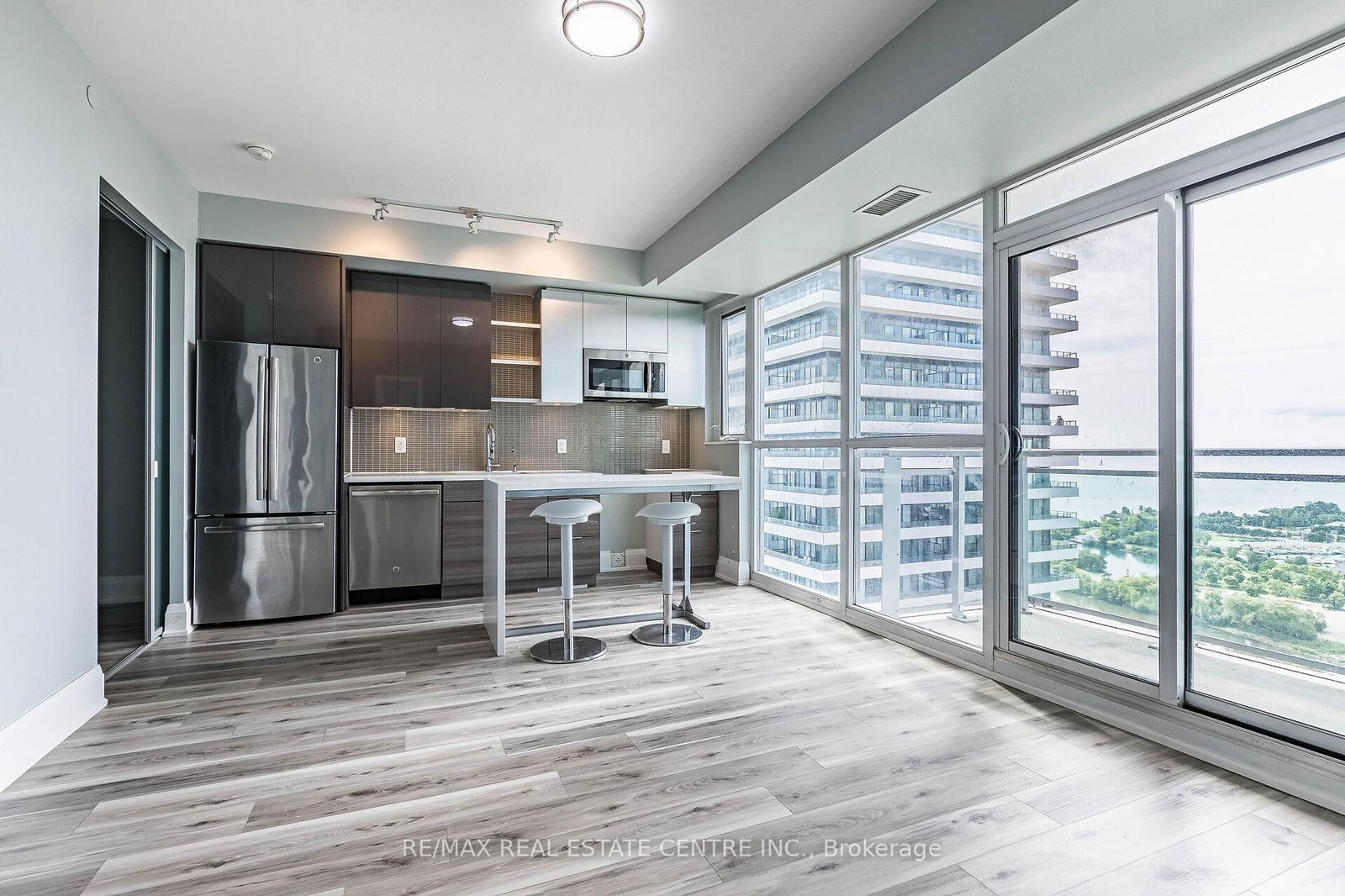 33 Shore Breeze Dr, unit 2611 for sale